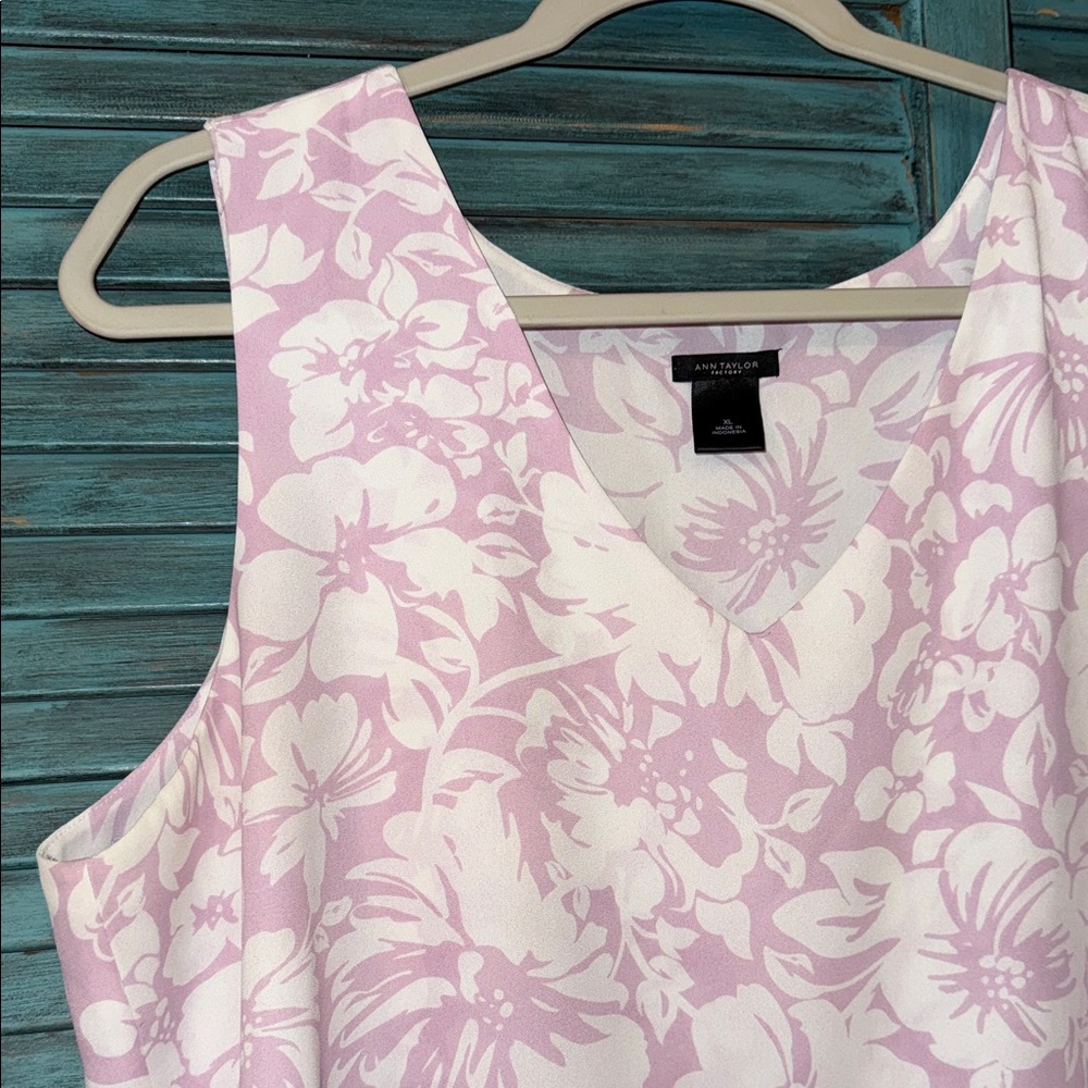 Ann Taylor Pink and White Floral V-Neck Tank